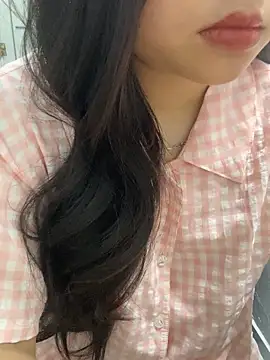 Rosecute11 online show from April 18, 2026, 4:59 am