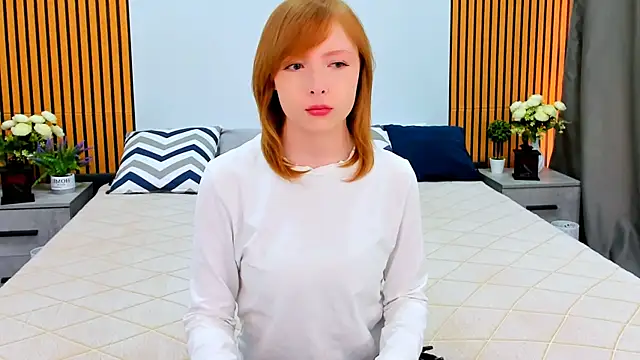 Snapshot of CherryCrushLove chatting on April 14, 2026, 5:56 am CherryCrushLove online show from April 14, 2026, 5:56 am