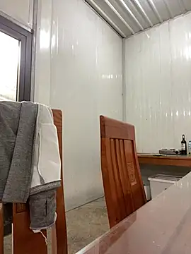 Elisa-a online show from April 7, 2026, 9:33 am