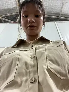 Elisa-a online show from April 14, 2026, 11:04 am