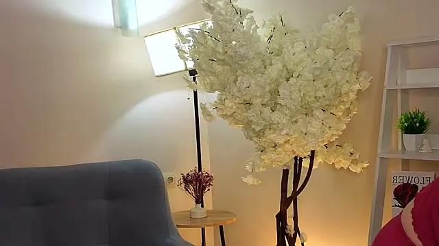 KimberlyDey online show from April 29, 2026, 7:34 am