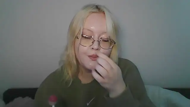 Elayne Sweet online show from April 10, 2026, 8:10 am