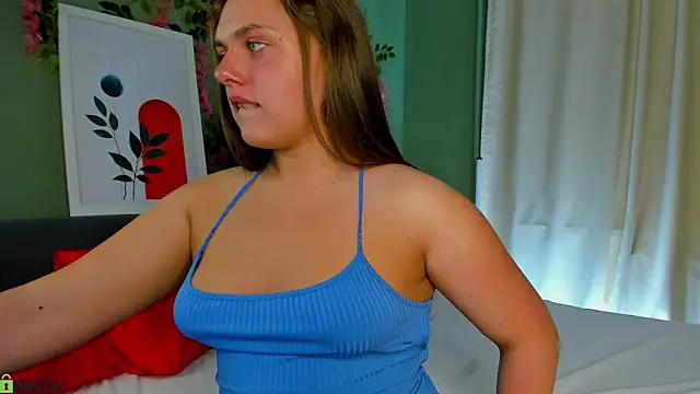 Snapshot of Foxy__Vibe chatting on April 13, 2026, 3:10 am Foxy Vibe online show from April 13, 2026, 3:10 am