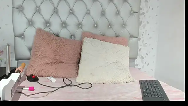 brenda sofia69 online show from July 28, 2026, 3:21 pm