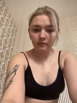 KimCarr online show from April 6, 2026, 10:27 am