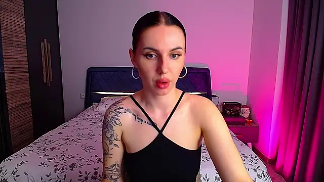 Snapshot of Sour_Berry_ chatting on April 3, 2026, 4:46 pm Sour Berry online show from April 3, 2026, 4:46 pm