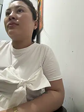 Snapshot of Lina-Naughty chatting on June 29, 2026, 3:34 pm Lina-Naughty online show from June 29, 2026, 3:34 pm