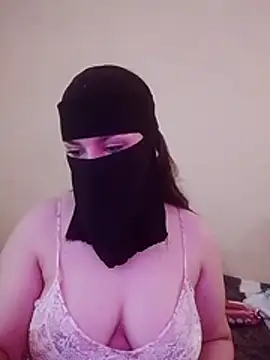 Queen Lola online show from June 10, 2026, 3:46 pm