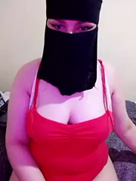 Queen Lola online show from April 10, 2026, 7:54 pm