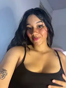 Snapshot of liaa_swan chatting on April 11, 2026, 1:35 am liaa swan online show from April 11, 2026, 1:35 am