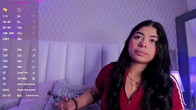 Snapshot of ValkaRouse chatting on April 10, 2026, 7:43 pm ValkaRouse online show from April 10, 2026, 7:43 pm