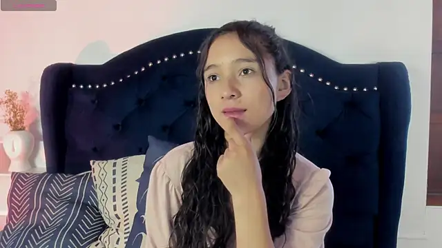 Snapshot of Honney_Bunny18 chatting on April 3, 2026, 2:34 pm Honney Bunny18 online show from April 3, 2026, 2:34 pm