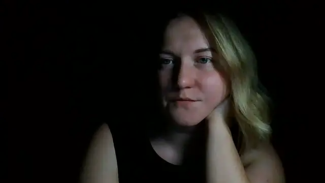 Snapshot of TinaKittyX chatting on May 15, 2026, 9:13 pm TinaKittyX online show from May 15, 2026, 9:13 pm
