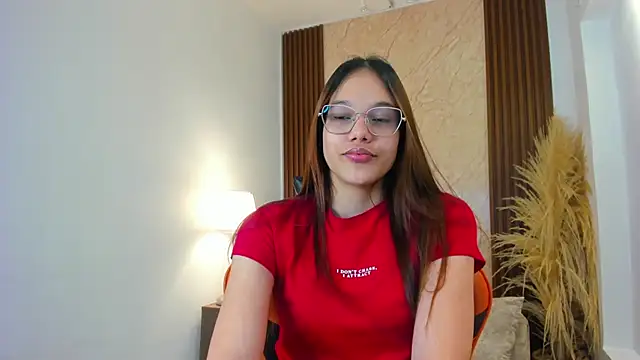 Snapshot of Vi_zzy chatting on April 2, 2026, 6:14 pm Vi zzy online show from April 2, 2026, 6:14 pm