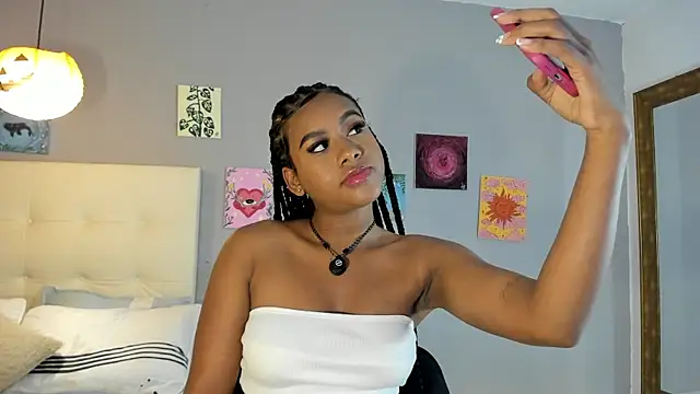 Snapshot of Melaniaa_Roussee chatting on June 25, 2026, 7:30 pm Melaniaa Roussee online show from June 25, 2026, 7:30 pm