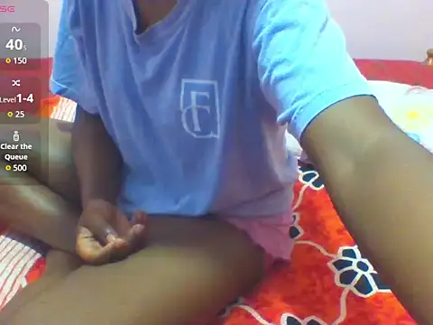 Snapshot of kylieqk chatting on July 4, 2026, 7:51 pm kylieqk online show from July 4, 2026, 7:51 pm