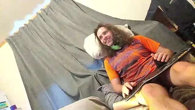 barebearstudio online show from April 17, 2026, 1:14 pm