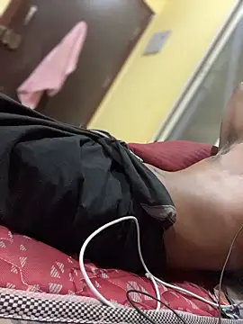 jiwoox online show from April 25, 2026, 10:18 am