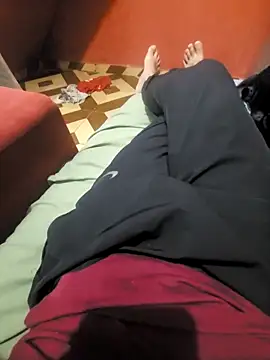 Vanzinho83 online show from April 12, 2026, 2:37 am