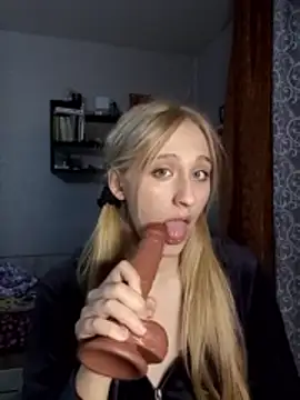 Snapshot of IsOlli chatting on May 8, 2026, 2:54 pm IsOlli online show from May 8, 2026, 2:54 pm