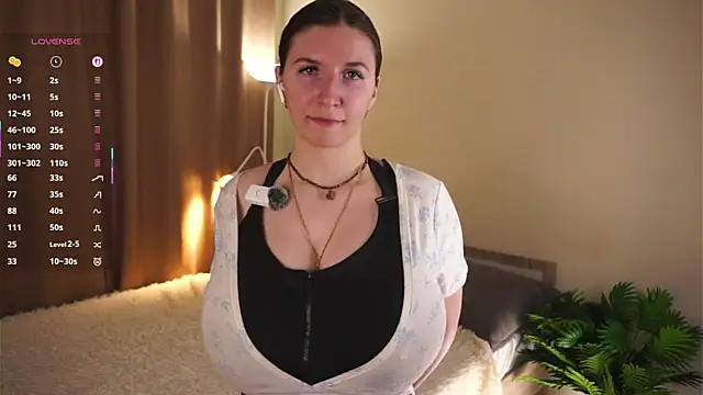 Snapshot of TyeshaMonter chatting on April 6, 2026, 5:36 pm TyeshaMonter online show from April 6, 2026, 5:36 pm