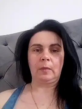 SiennaDiamond39 online show from April 2, 2026, 4:02 pm