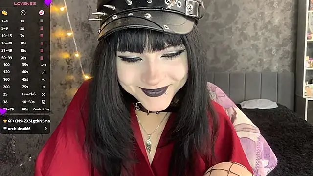 EmilyEmbears online show from June 15, 2026, 7:19 am