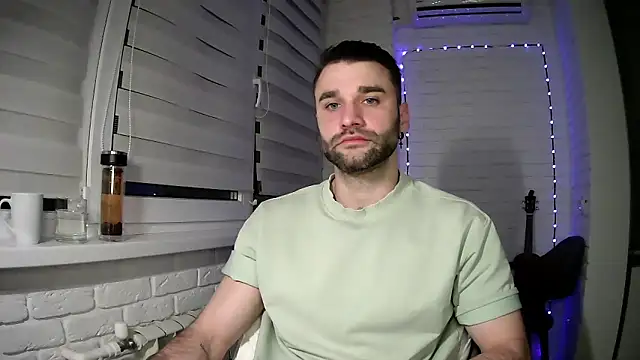 Snapshot of DaddySlava chatting on April 10, 2026, 6:26 pm DaddySlava online show from April 10, 2026, 6:26 pm