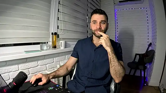 Snapshot of DaddySlava chatting on April 11, 2026, 6:33 pm DaddySlava online show from April 11, 2026, 6:33 pm