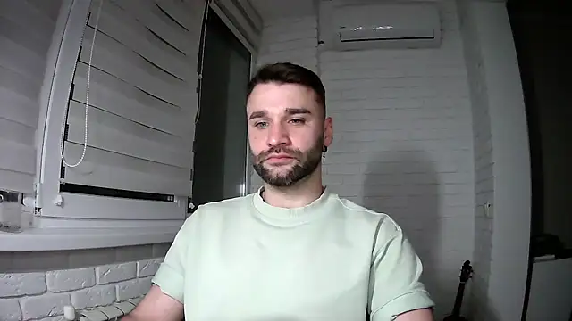 Snapshot of DaddySlava chatting on April 1, 2026, 7:11 pm DaddySlava online show from April 1, 2026, 7:11 pm