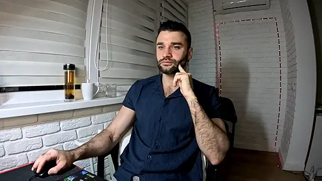 Snapshot of DaddySlava chatting on April 15, 2026, 6:23 pm DaddySlava online show from April 15, 2026, 6:23 pm