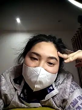 Alicee 001 online show from April 11, 2026, 4:10 pm