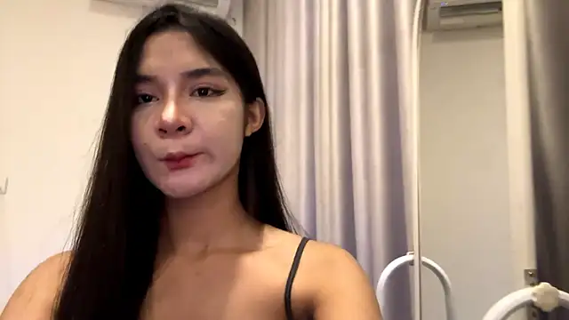 Snapshot of TequilaWatts chatting on April 13, 2026, 11:42 pm TequilaWatts online show from April 13, 2026, 11:42 pm