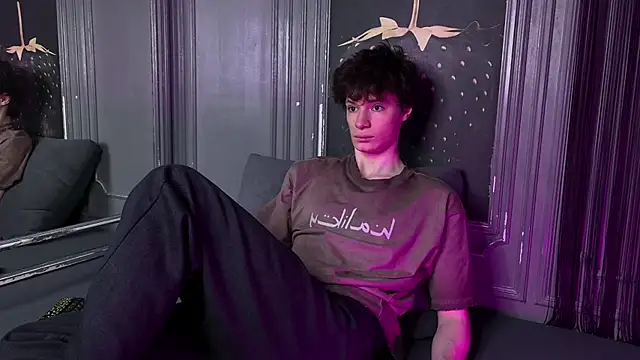 EdwardHogan online show from April 9, 2026, 3:51 pm