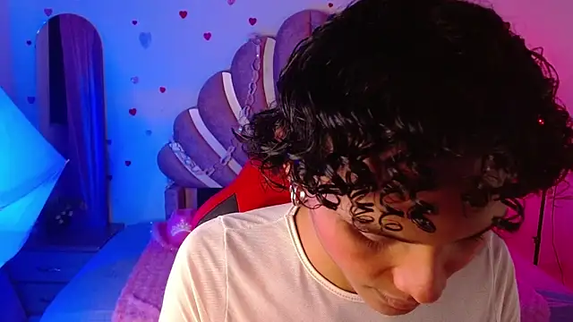 Snapshot of elio_fox chatting on April 7, 2026, 11:34 am elio fox online show from April 7, 2026, 11:34 am