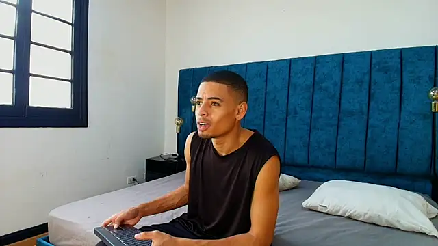 Pablo Cruzz online show from April 12, 2026, 7:17 pm