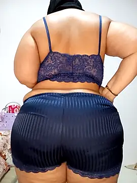 Snapshot of Sexy_yassimna chatting on May 10, 2026, 11:50 pm Sexy yassimna online show from May 10, 2026, 11:50 pm