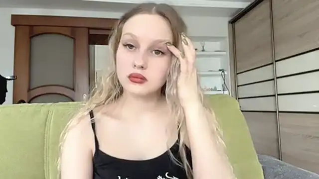 ElvieTribou online show from April 16, 2026, 9:32 am