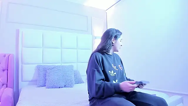 Snapshot of Elisa_n_Emma chatting on April 14, 2026, 1:38 pm Elisa n Emma online show from April 14, 2026, 1:38 pm