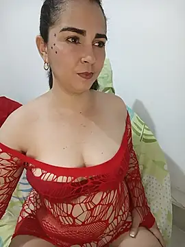 Snapshot of Emily_Divi69 chatting on May 30, 2026, 2:40 am Emily Divi69 online show from May 30, 2026, 2:40 am
