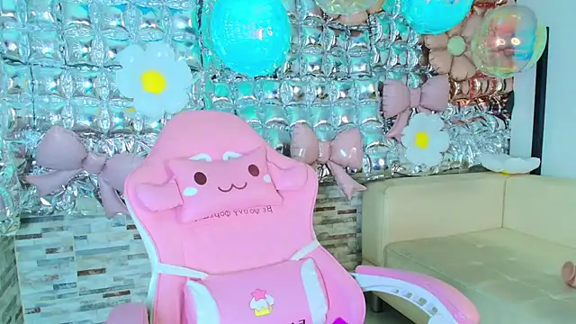 Snapshot of candy-paris chatting on June 19, 2026, 4:35 pm candy-paris online show from June 19, 2026, 4:35 pm