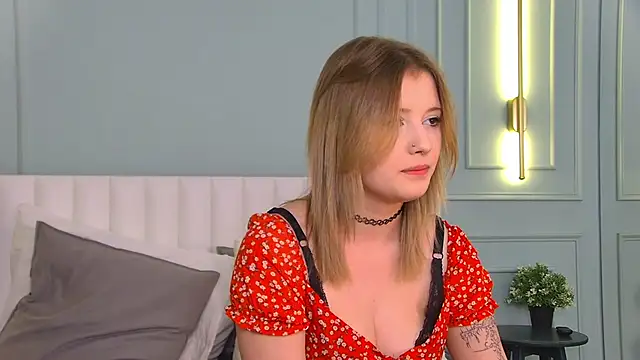 Snapshot of Mila_blum chatting on April 15, 2026, 7:58 pm Mila blum online show from April 15, 2026, 7:58 pm