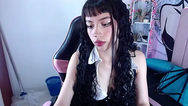 adulce pinkcm online show from May 17, 2026, 2:28 pm