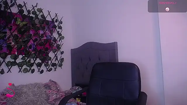 Snapshot of Samantha_Matius chatting on April 14, 2026, 8:36 pm Samantha Matius online show from April 14, 2026, 8:36 pm