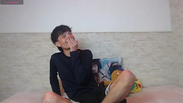 Snapshot of Alex_latino_ chatting on April 9, 2026, 7:20 pm Alex latino online show from April 9, 2026, 7:20 pm