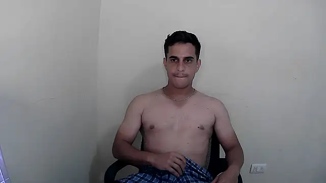 Snapshot of randomzombie27 chatting on August 3, 2026, 12:52 am randomzombie27 online show from August 3, 2026, 12:52 am