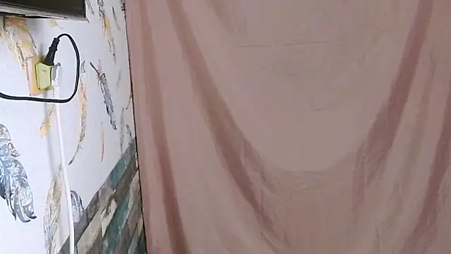 Snapshot of Ivy_ss1881 chatting on April 15, 2026, 1:44 am Ivy ss1881 online show from April 15, 2026, 1:44 am