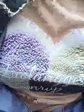 anhhuyen1 online show from April 23, 2026, 1:23 am