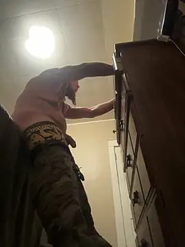 Snapshot of kuntryg8338 chatting on April 4, 2026, 3:24 am kuntryg8338 online show from April 4, 2026, 3:24 am