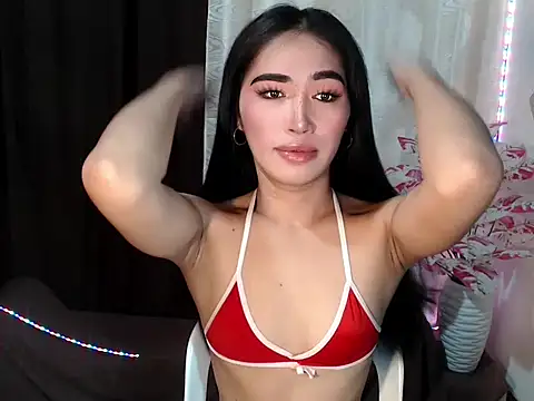 Snapshot of urasiankylie chatting on July 7, 2026, 4:32 pm urasiankylie online show from July 7, 2026, 4:32 pm